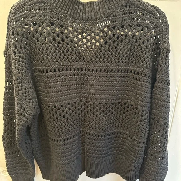 Universal Thread Black Open-Weave V-Neck Sweater - Picture 3 of 4